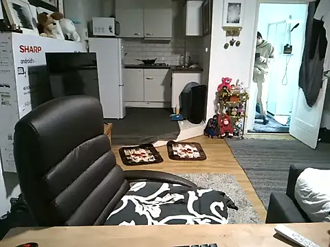 Snapshot of mihaimichael chatting on October 2025 12:00:02 PM mihaimichael online show from October 2025 12:00:02 PM