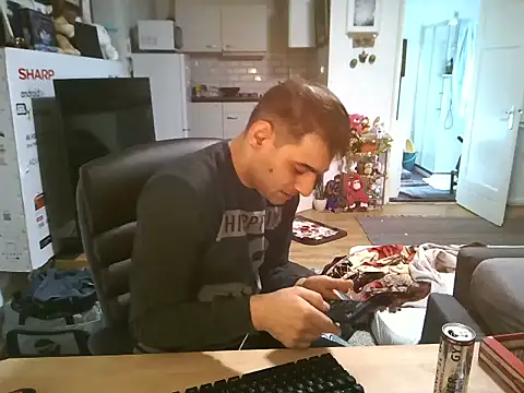 Snapshot of mihaimichael chatting on November 2025 12:37:02 PM mihaimichael online show from November 2025 12:37:02 PM