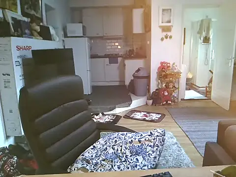 Snapshot of mihaimichael chatting on November 2025 02:40:02 PM mihaimichael online show from November 2025 02:40:02 PM