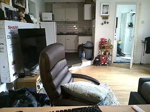 Snapshot of mihaimichael chatting on November 2025 12:16:02 PM mihaimichael online show from November 2025 12:16:02 PM