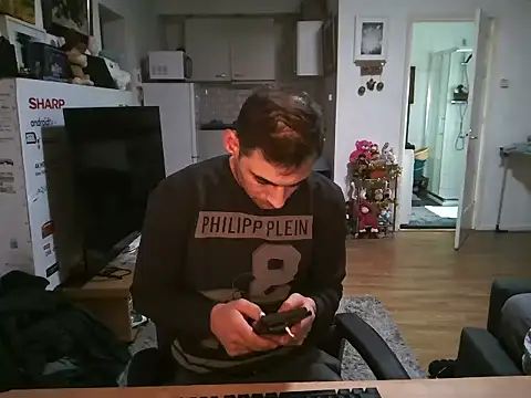 Snapshot of mihaimichael chatting on November 2025 02:39:02 PM mihaimichael online show from November 2025 02:39:02 PM