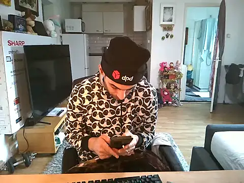 Snapshot of mihaimichael chatting on November 2025 12:15:02 PM mihaimichael online show from November 2025 12:15:02 PM