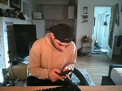 Snapshot of mihaimichael chatting on November 2025 02:18:01 PM mihaimichael online show from November 2025 02:18:01 PM