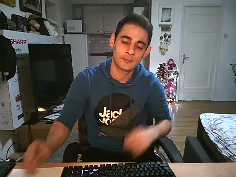 Snapshot of mihaimichael chatting on December 2025 05:08:02 PM mihaimichael online show from December 2025 05:08:02 PM