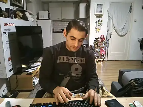 Snapshot of mihaimichael chatting on December 2025 12:28:02 AM mihaimichael online show from December 2025 12:28:02 AM