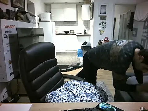 Snapshot of mihaimichael chatting on December 2025 03:41:01 PM mihaimichael online show from December 2025 03:41:01 PM