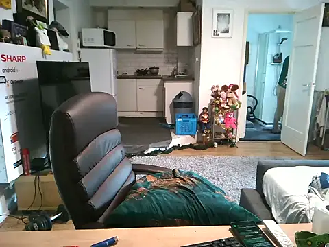 Snapshot of mihaimichael chatting on January 2026 01:48:02 PM mihaimichael online show from January 2026 01:48:02 PM