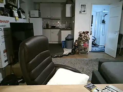 Snapshot of mihaimichael chatting on January 2026 12:07:01 PM mihaimichael online show from January 2026 12:07:01 PM