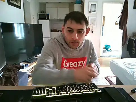 Snapshot of mihaimichael chatting on March 2026 12:00:01 PM mihaimichael online show from March 2026 12:00:01 PM