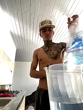 Snapshot of Herem369 chatting on December 2025 01:42:01 PM Herem369 online show from December 2025 01:42:01 PM