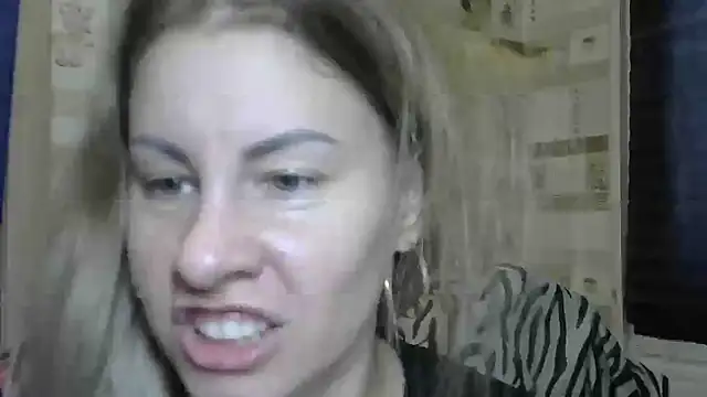 Snapshot of TherestlessKitty chatting on October 2025 10:33:01 AM TherestlessKitty online show from October 2025 10:33:01 AM