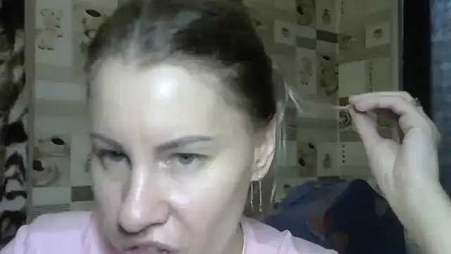 Snapshot of TherestlessKitty chatting on October 2025 10:35:01 AM TherestlessKitty online show from October 2025 10:35:01 AM