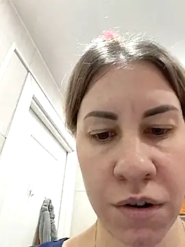 Snapshot of TherestlessKitty chatting on October 2025 10:58:01 PM TherestlessKitty online show from October 2025 10:58:01 PM