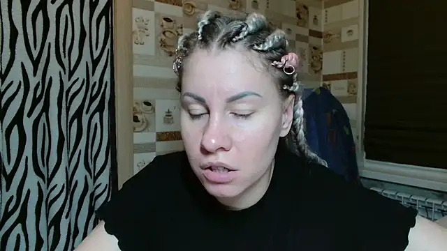 TherestlessKitty online show from May 2026 10:14:02 PM