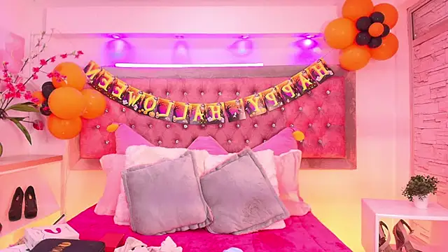 Snapshot of Tayzon_Foxxx chatting on October 2025 12:47:02 PM Tayzon Foxxx online show from October 2025 12:47:02 PM