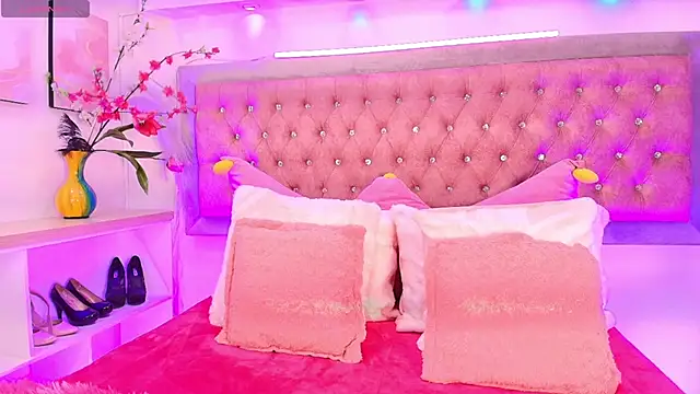 Snapshot of Tayzon_Foxxx chatting on October 2025 12:47:01 PM Tayzon Foxxx online show from October 2025 12:47:01 PM