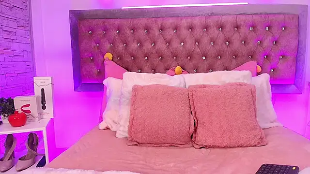 Snapshot of Tayzon_Foxxx chatting on November 2025 12:48:01 PM Tayzon Foxxx online show from November 2025 12:48:01 PM