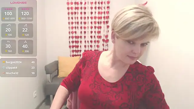 Julia Wilsone online show from February 2025 04:14:02 PM