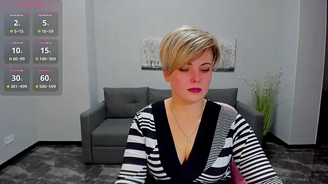 Julia Wilsone online show from March 2025 12:33:02 PM