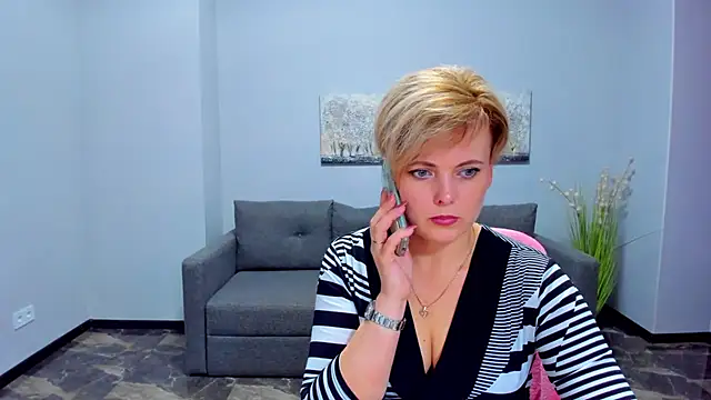 Julia Wilsone online show from March 2025 10:26:01 AM