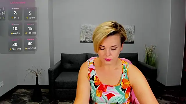 Julia Wilsone online show from September 2025 11:43:01 AM