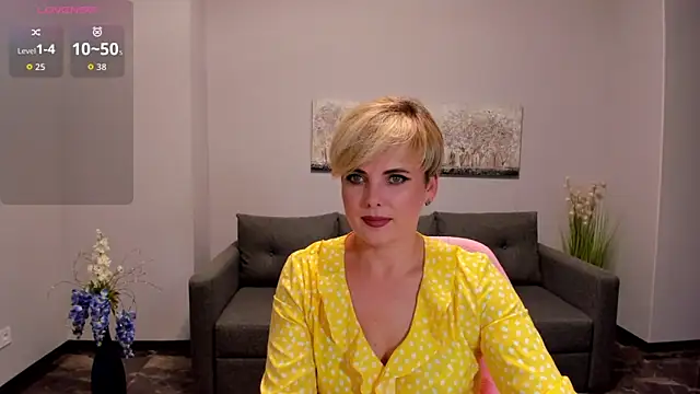 Julia Wilsone online show from September 2025 12:18:02 PM