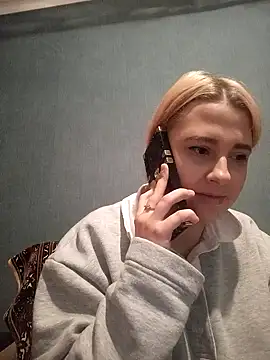 Gussie Bridie online show from December 2024 05:00:01 PM