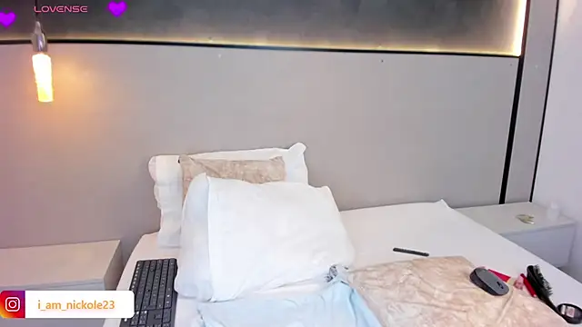 nicky peyton online show from November 2025 03:38:01 AM