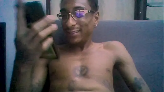 Snapshot of Jose_Smoke chatting on January 2025 10:49:02 PM Jose Smoke online show from January 2025 10:49:02 PM