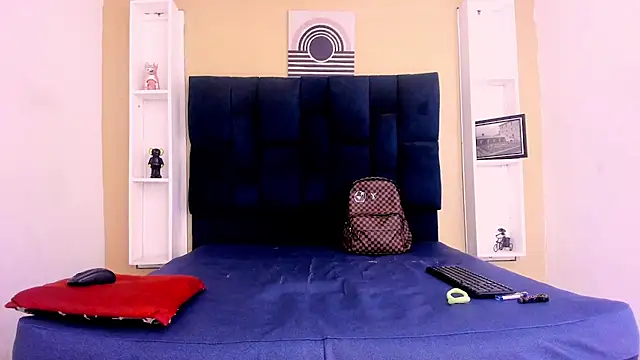 Snapshot of Jose_Smoke chatting on February 2025 02:58:01 AM Jose Smoke online show from February 2025 02:58:01 AM