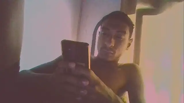 Snapshot of Jose_Smoke chatting on February 2025 08:05:01 PM Jose Smoke online show from February 2025 08:05:01 PM