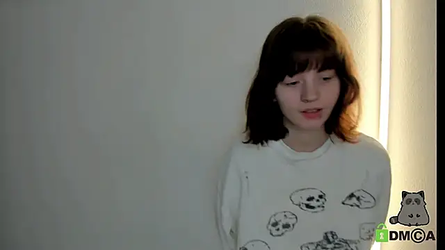 Alina Mills online show from October 2025 09:32:01 AM