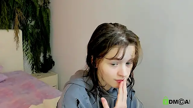 Alina Mills online show from November 2025 11:00:01 AM