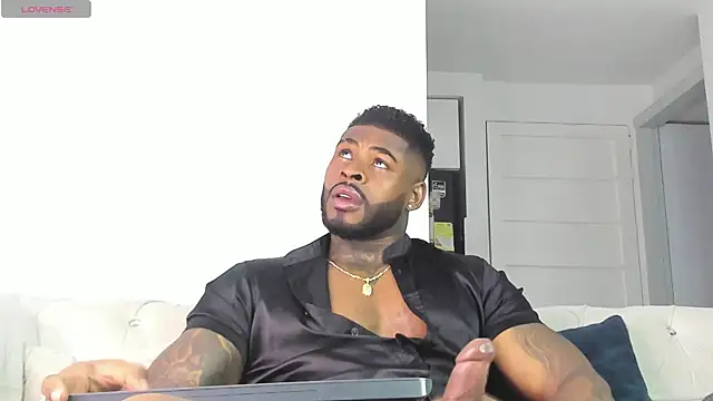 Snapshot of Makonneen chatting on June 2026 01:58:02 AM Makonneen online show from June 2026 01:58:02 AM