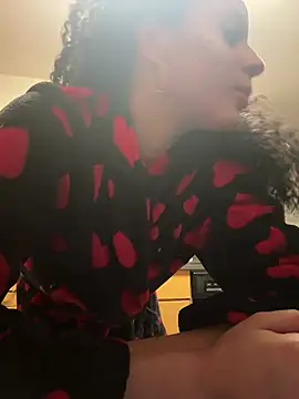 thatonelightskinn online show from January 2025 08:44:02 AM