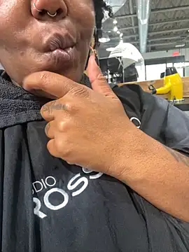 Snapshot of Goddess_Nafeesha chatting on October 2025 05:24:02 PM Goddess Nafeesha online show from October 2025 05:24:02 PM