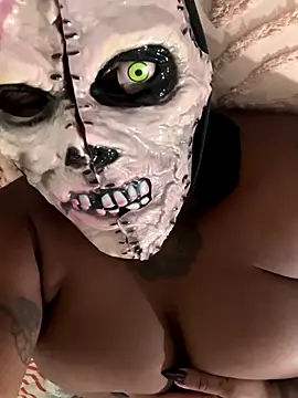 Snapshot of Goddess_Nafeesha chatting on November 2025 08:44:01 PM Goddess Nafeesha online show from November 2025 08:44:01 PM