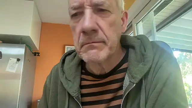 Snapshot of tauromolo chatting on April 2026 04:18:01 PM tauromolo online show from April 2026 04:18:01 PM