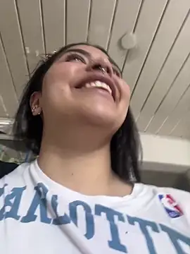  luna torres online show from April 2026 12:51:02 PM
