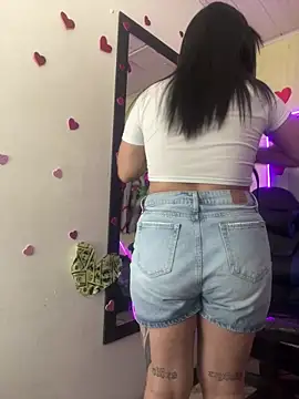  luna torres online show from June 2026 02:05:01 PM