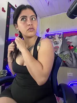  luna torres online show from June 2026 01:04:02 PM