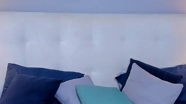 SaraaJhonsonn online show from February 2025 09:25:02 PM