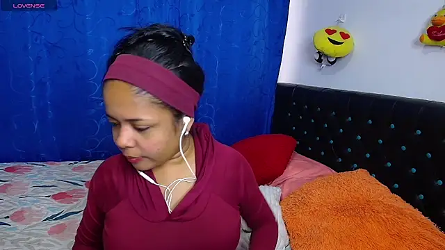 Melikasweetz online show from April 2026 04:49:01 PM