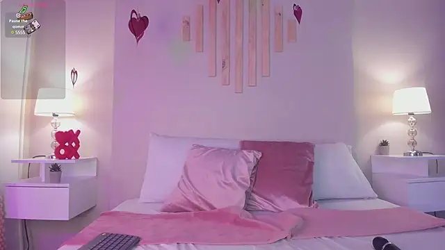 Snapshot of VictoriaNoah_ chatting on February 2025 07:31:02 PM VictoriaNoah online show from February 2025 07:31:02 PM