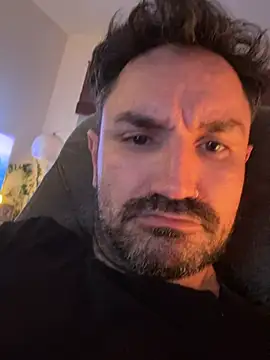 Snapshot of tomz0819 chatting on April 2026 05:12:02 AM tomz0819 online show from April 2026 05:12:02 AM