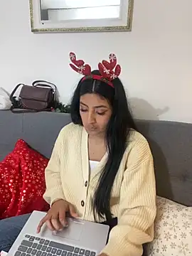 Snapshot of cloe_small chatting on December 2024 05:50:02 AM cloe small online show from December 2024 05:50:02 AM