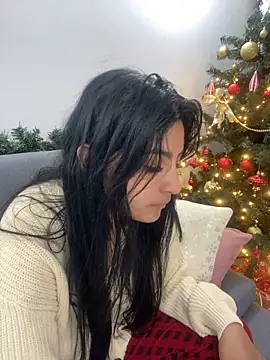 Snapshot of cloe_small chatting on December 2024 04:43:02 AM cloe small online show from December 2024 04:43:02 AM