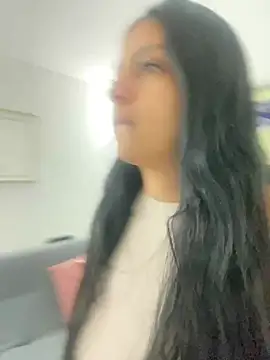 Snapshot of cloe_small chatting on December 2024 07:07:01 AM cloe small online show from December 2024 07:07:01 AM