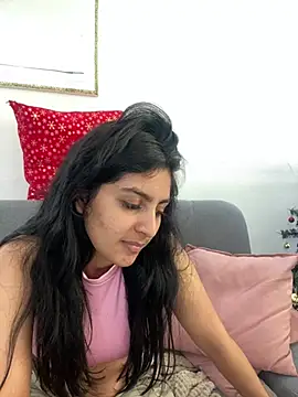 Snapshot of cloe_small chatting on December 2024 12:31:01 PM cloe small online show from December 2024 12:31:01 PM