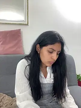 Snapshot of cloe_small chatting on January 2025 03:58:02 AM cloe small online show from January 2025 03:58:02 AM